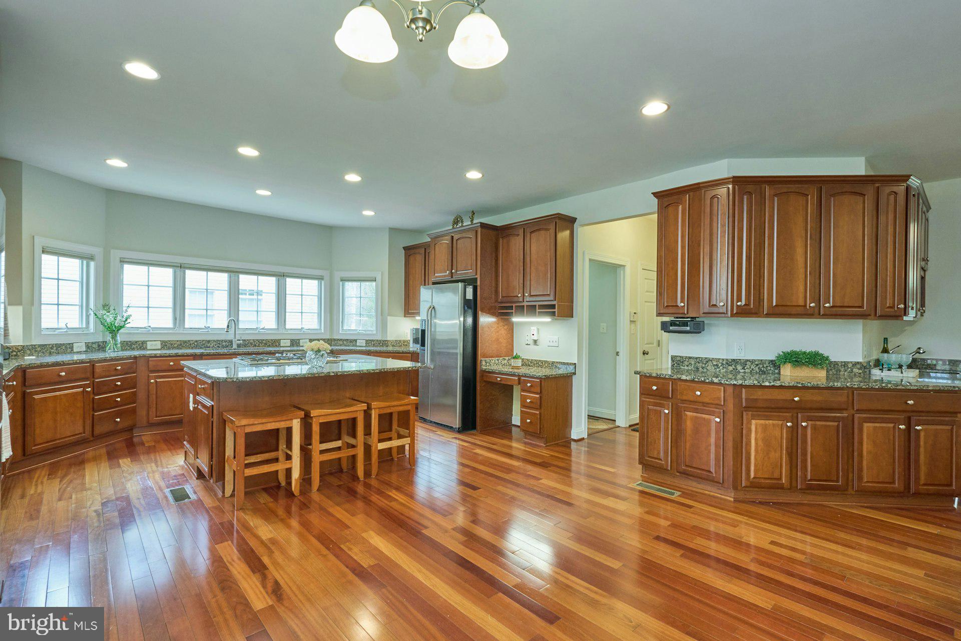 WESTHAMPTON - Residential