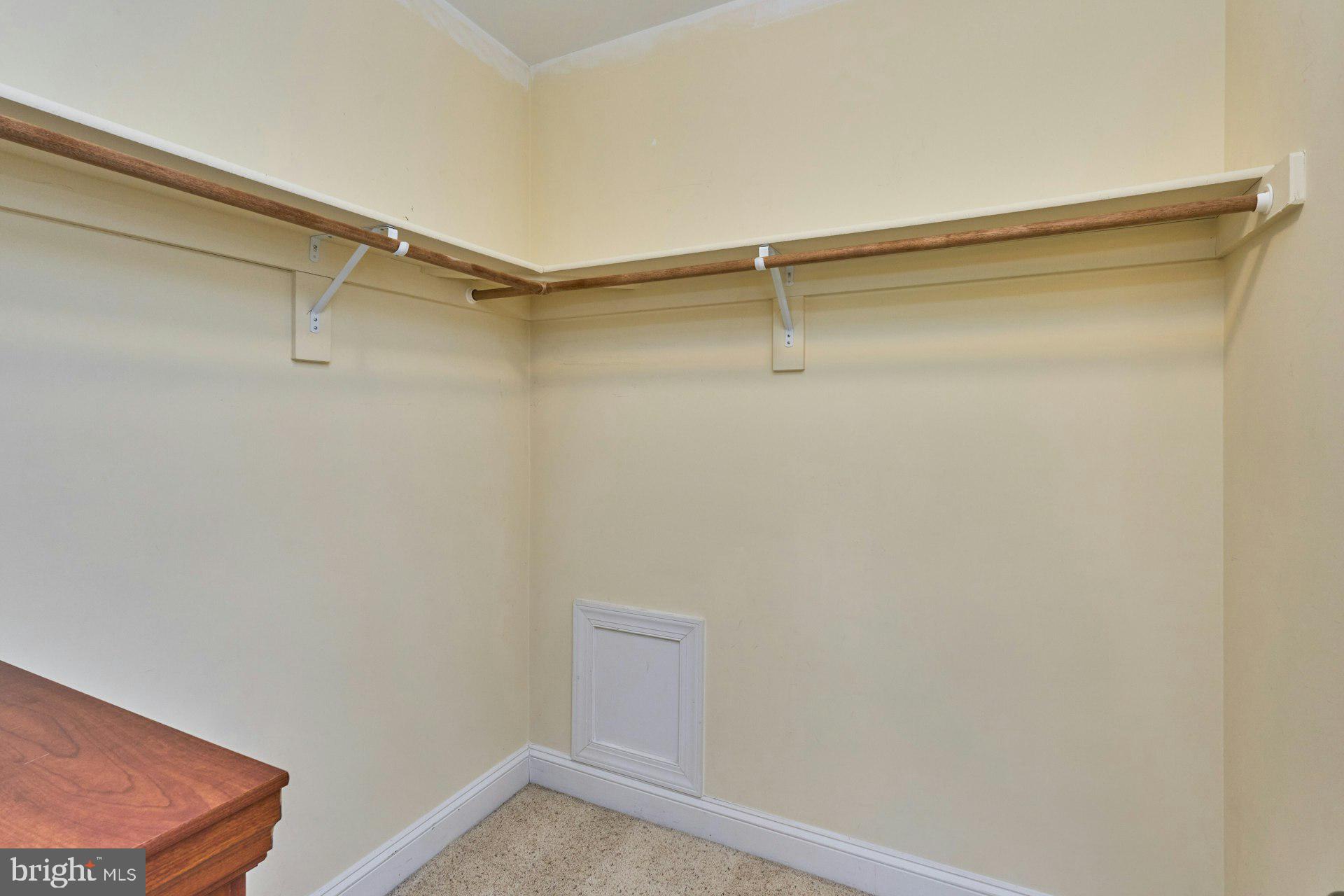 WESTHAMPTON - Residential