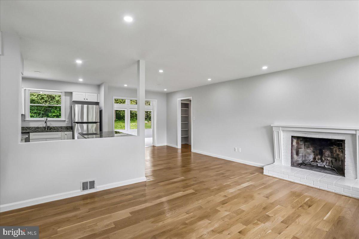 5002 EASTCHESTER CIRCLE