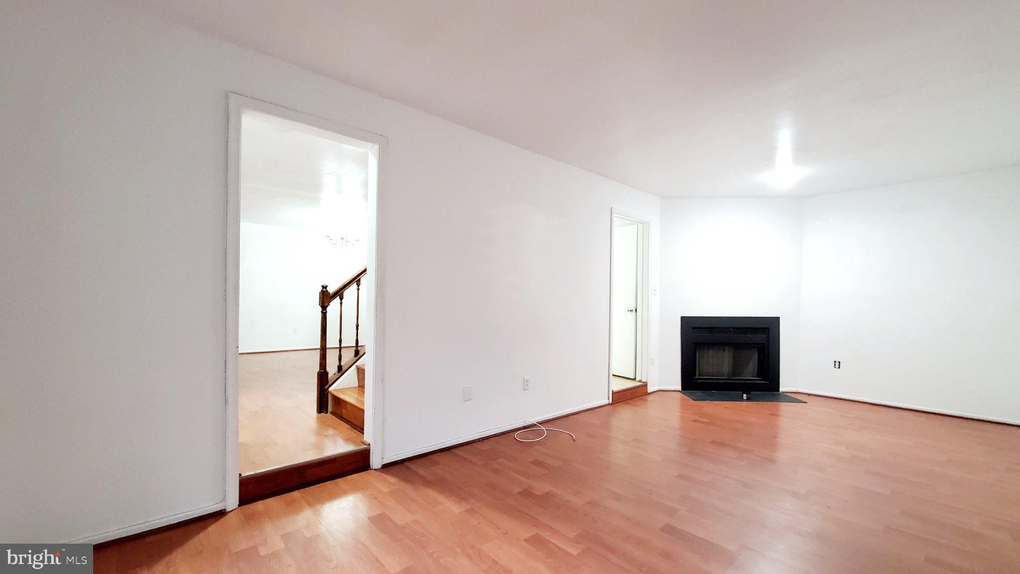 3734 AMSTERDAM TERRACE 8-87