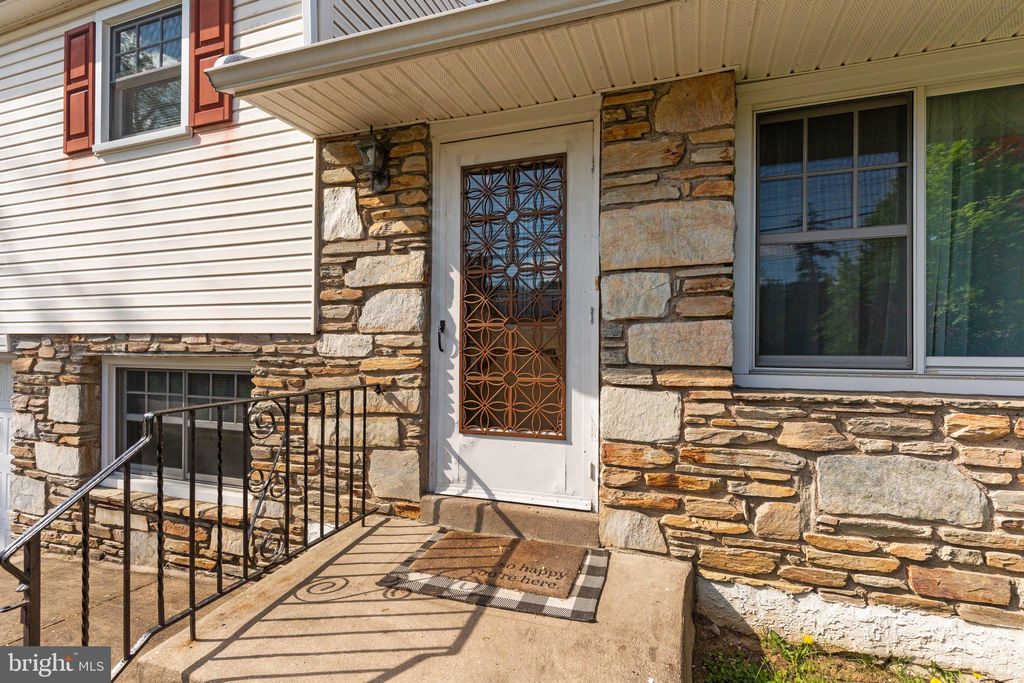 Photo of 300 Rockledge Avenue, HUNTINGDON VALLEY, PA 19006 (MLS # PAMC2138504)