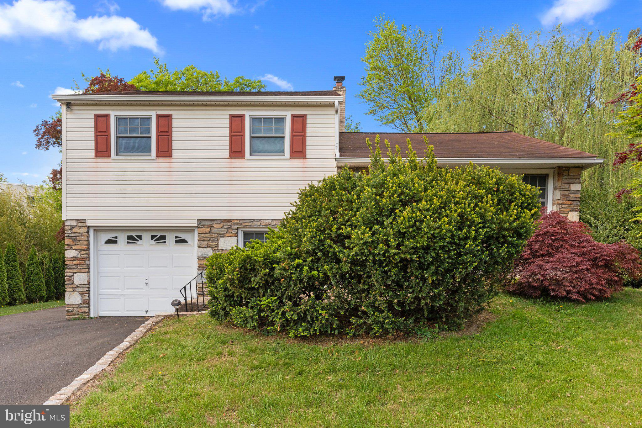 HUNTINGDON VALLEY - Residential