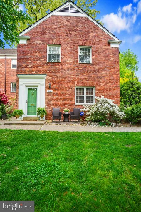 Photo of 3613 Gunston Road, ALEXANDRIA, VA 22302 (MLS # VAAX2059634)