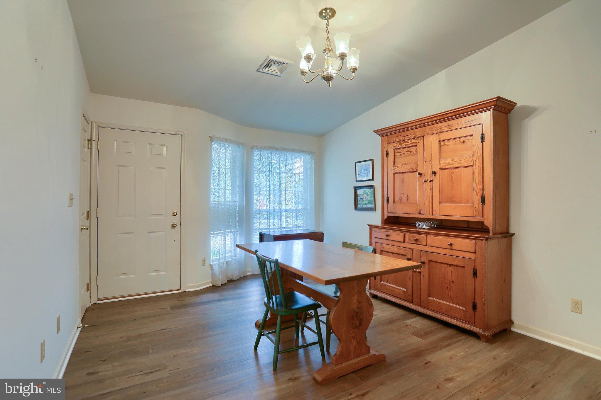 1 THORNHILL COURT