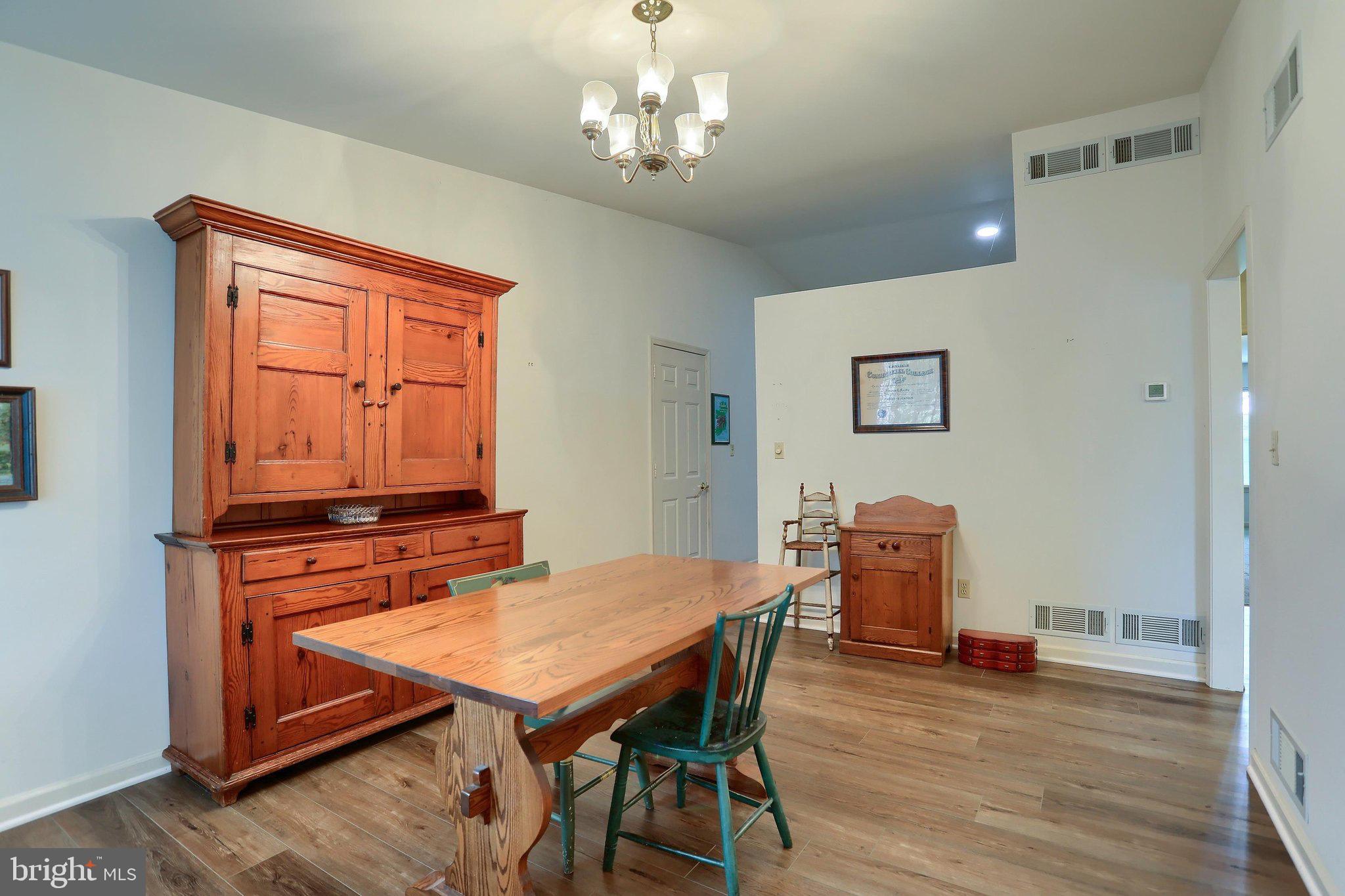 1 THORNHILL COURT