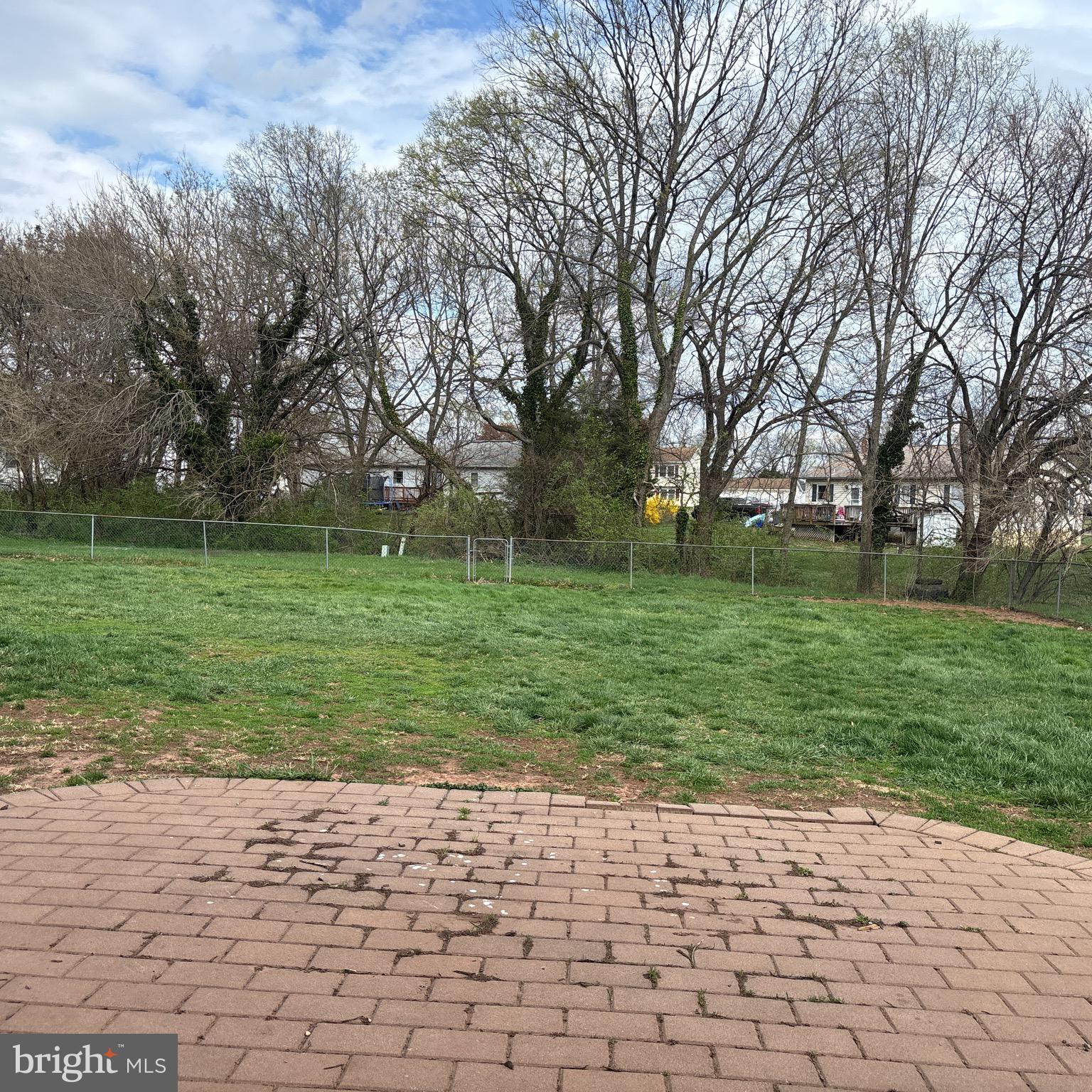 MEADOWBROOKE - Residential