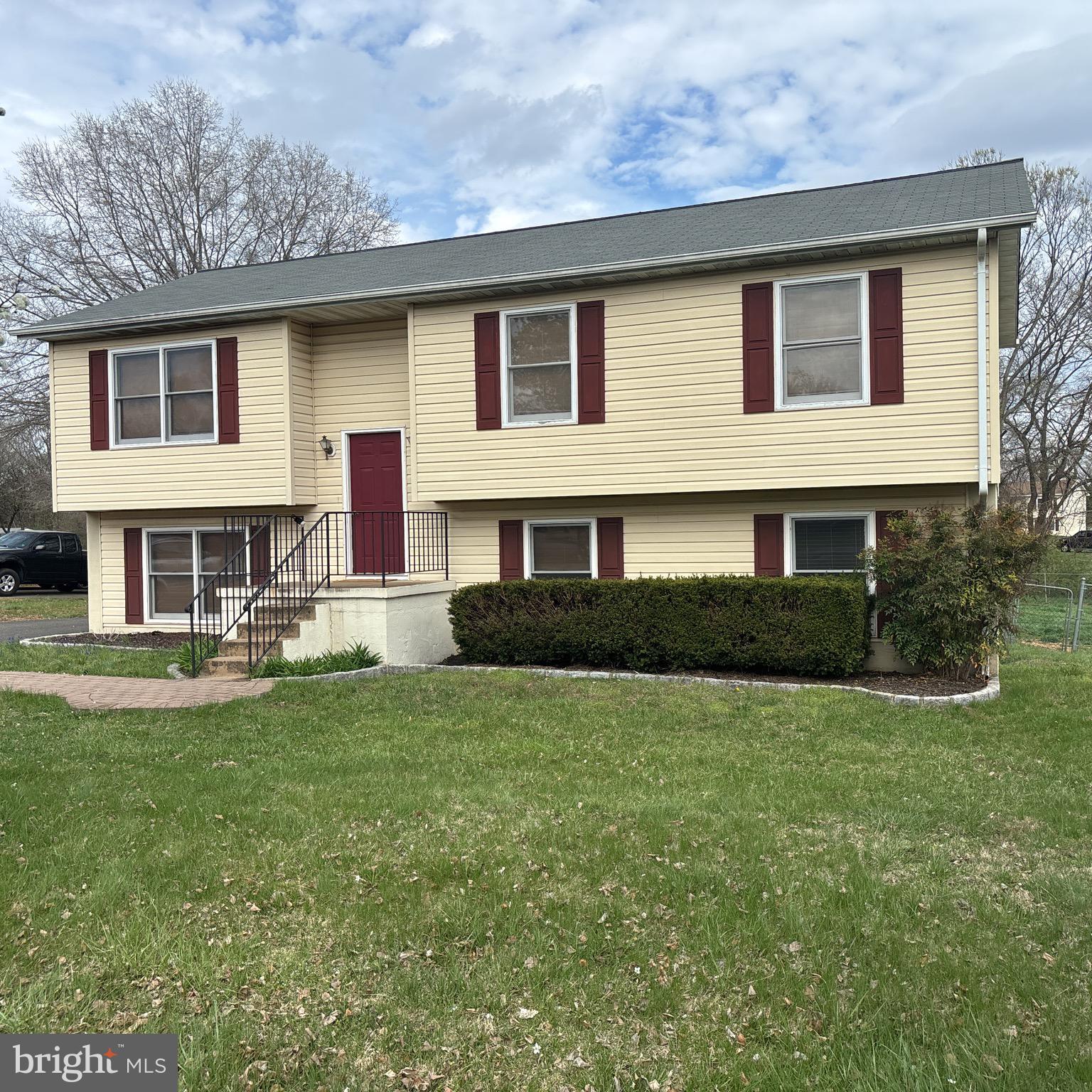 MEADOWBROOKE - Residential