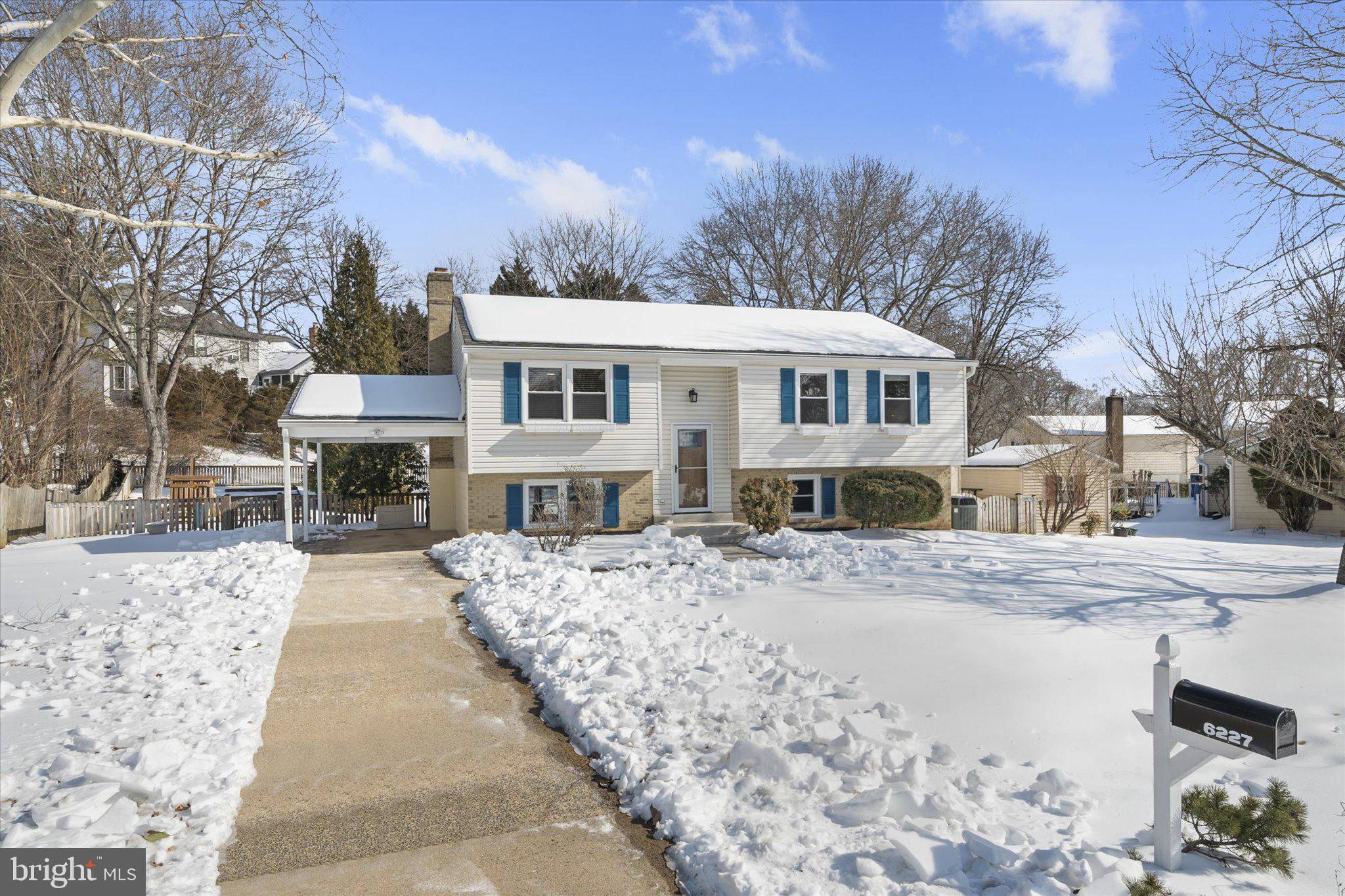 6227 SECRET HOLLOW LANE