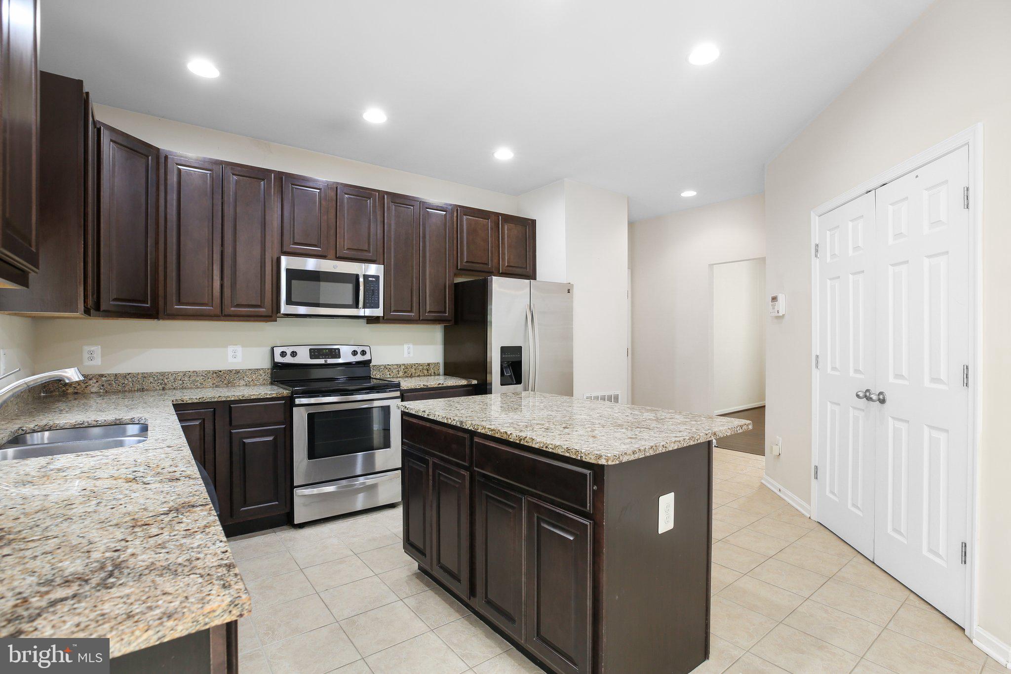 LAFAYETTE ESTATES - Residential Lease