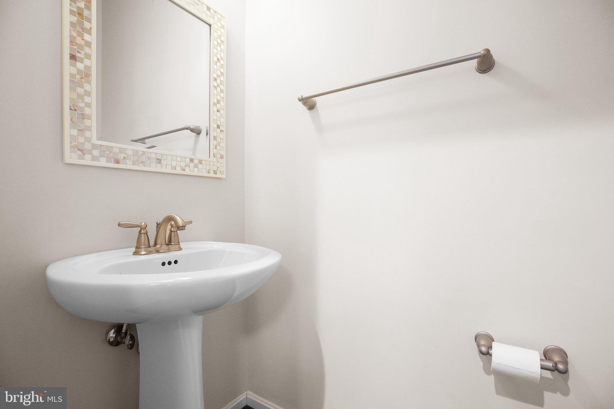 LAFAYETTE ESTATES - Residential Lease