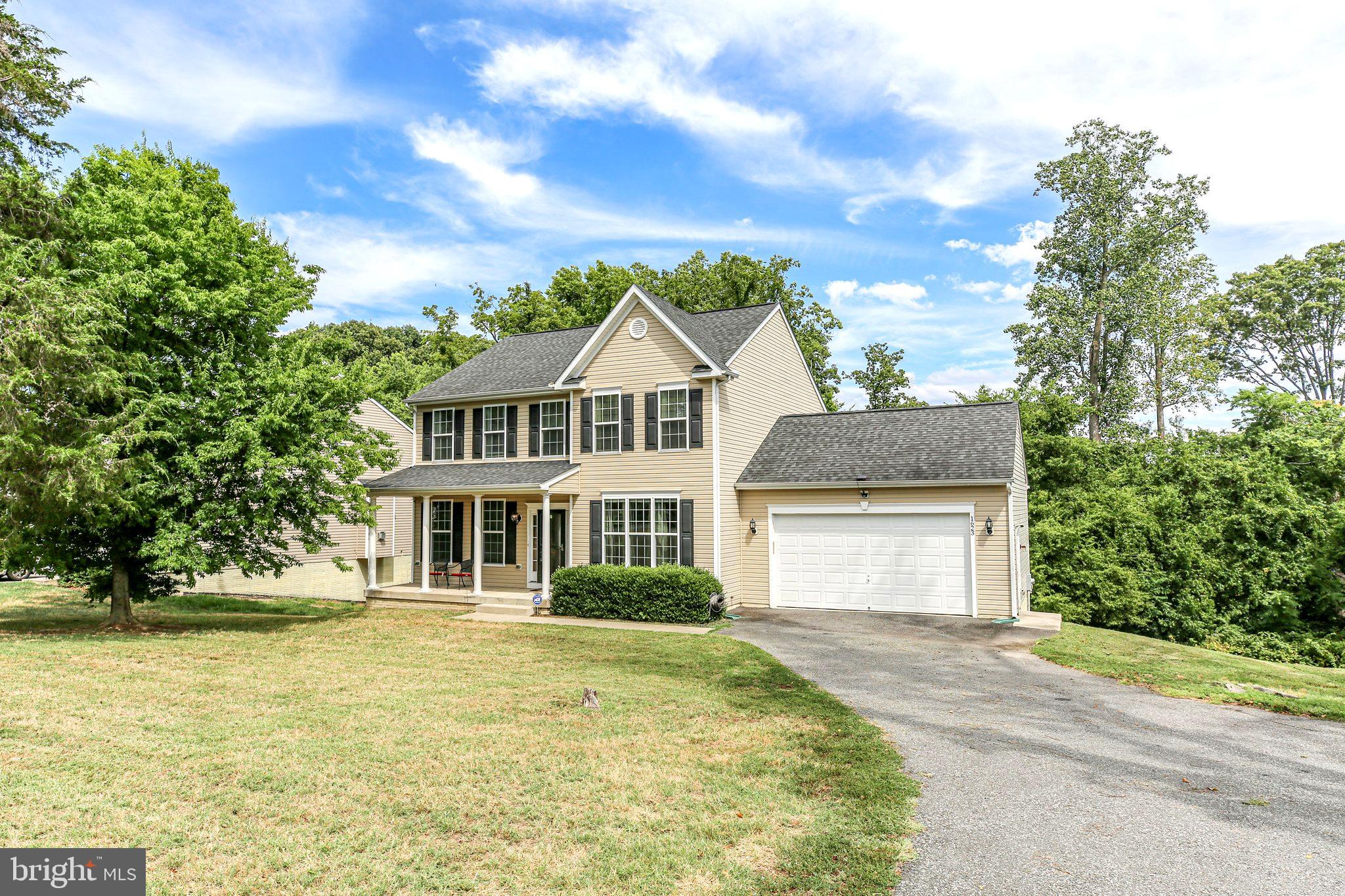 LAFAYETTE ESTATES - Residential Lease