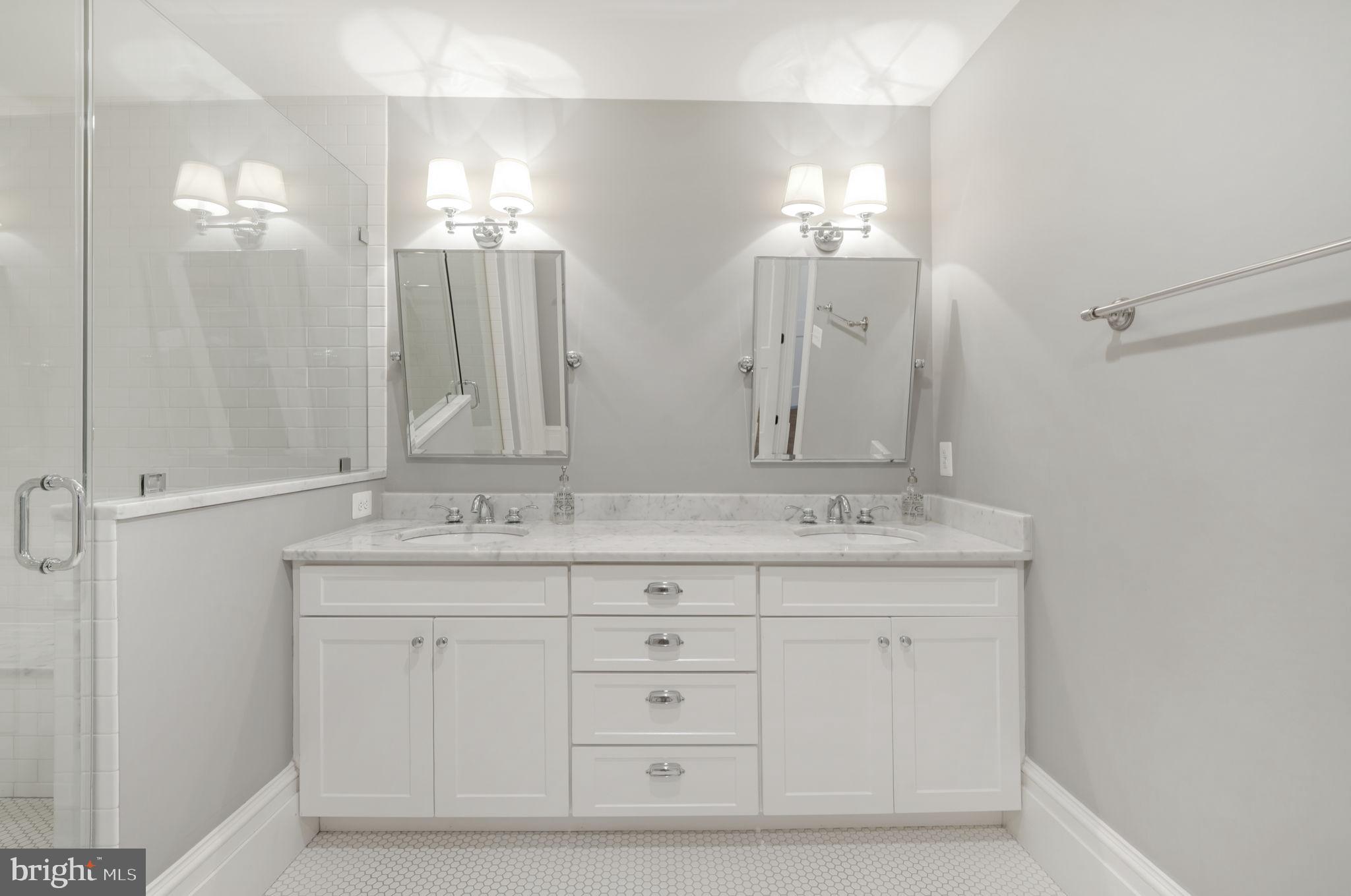 LEE HEIGHTS - Residential