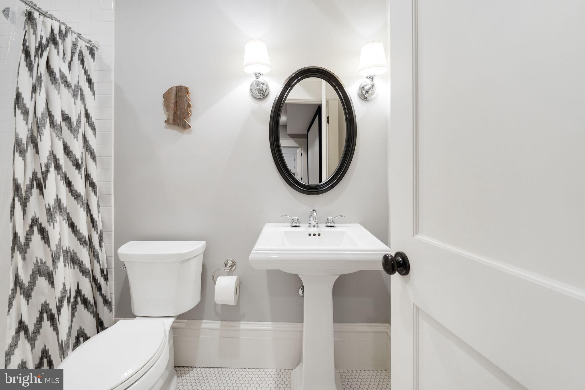 LEE HEIGHTS - Residential