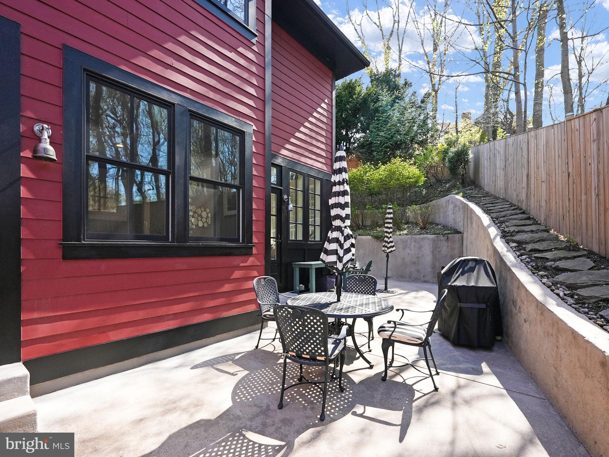 LEE HEIGHTS - Residential