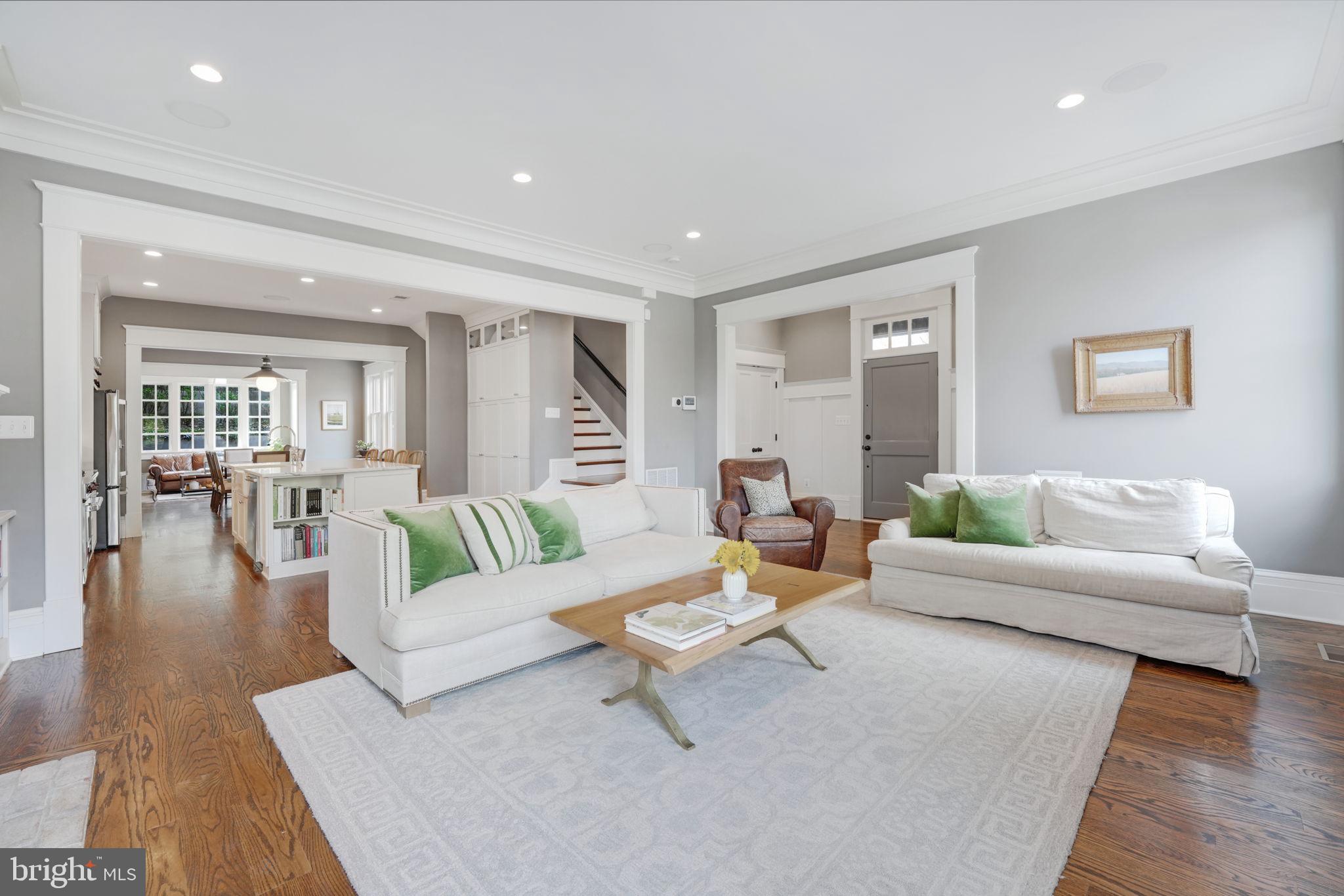 LEE HEIGHTS - Residential