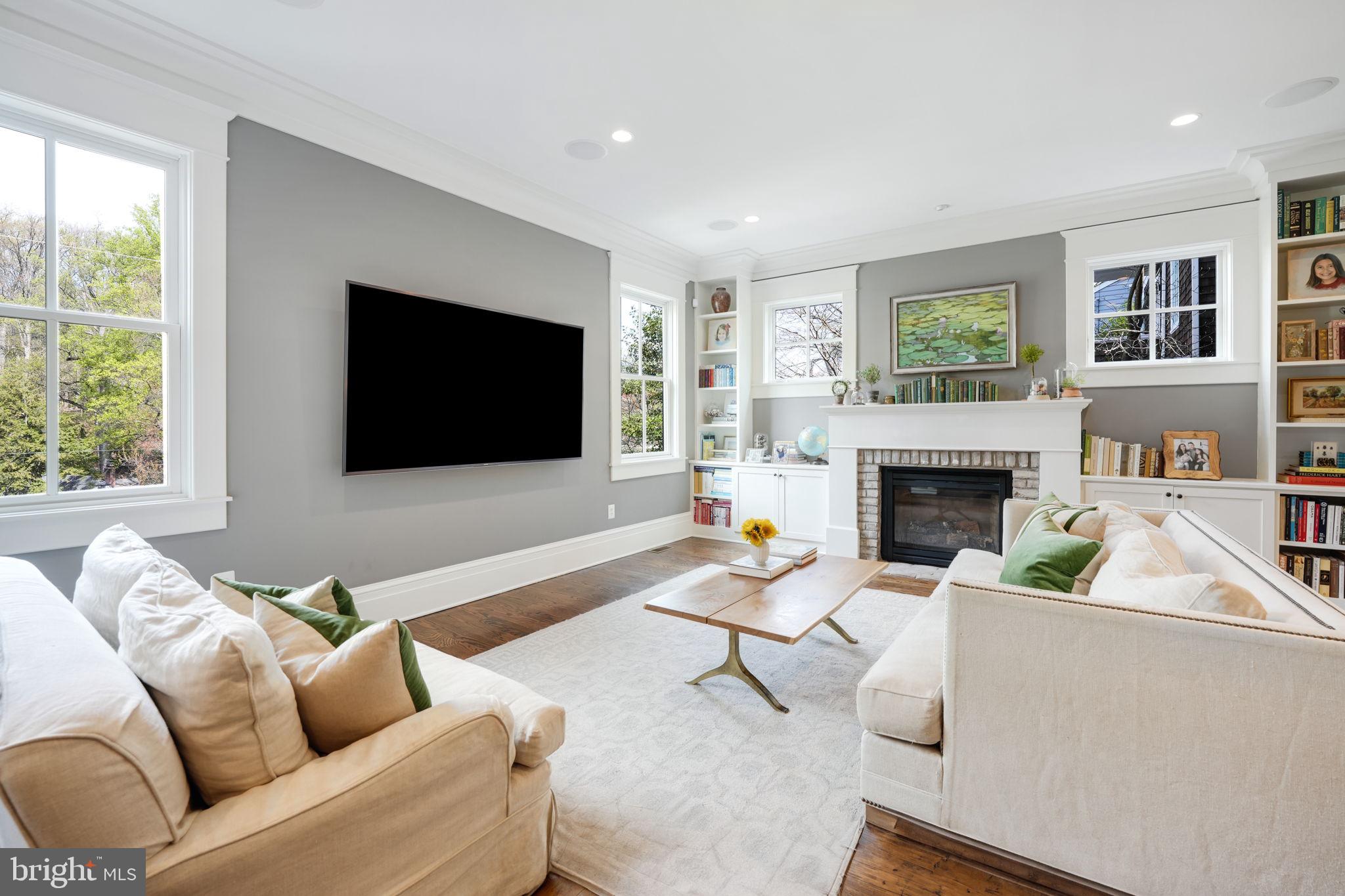 LEE HEIGHTS - Residential