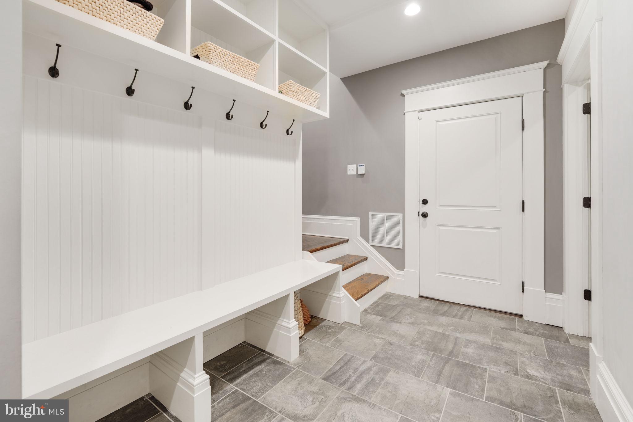 LEE HEIGHTS - Residential