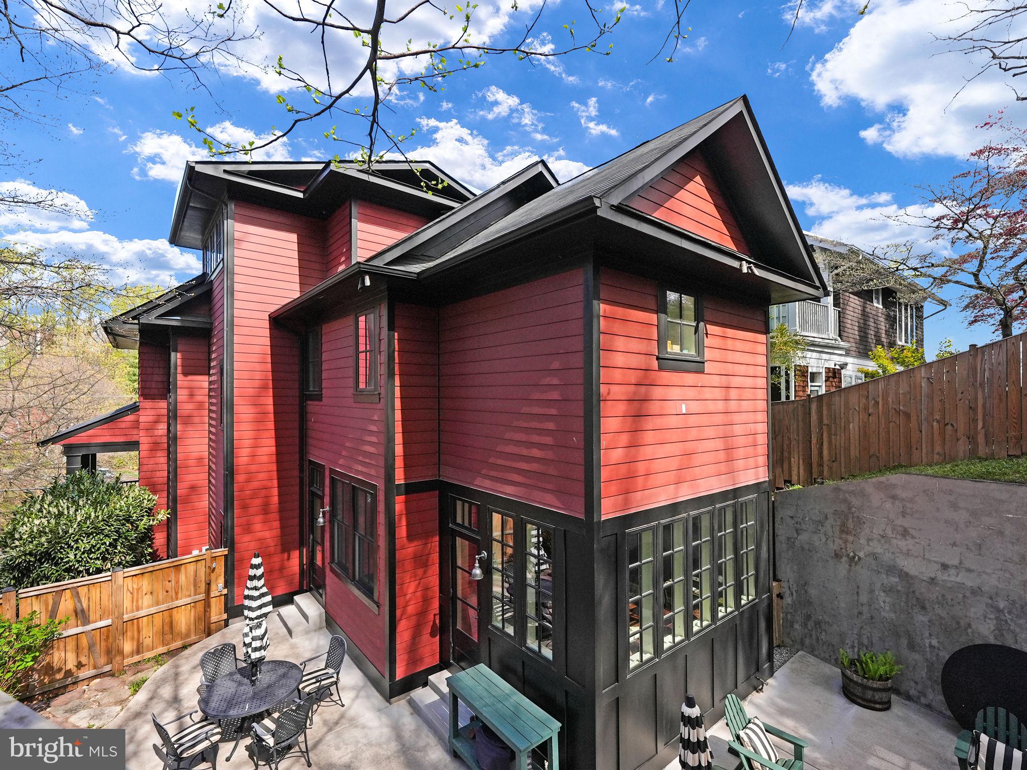 LEE HEIGHTS - Residential