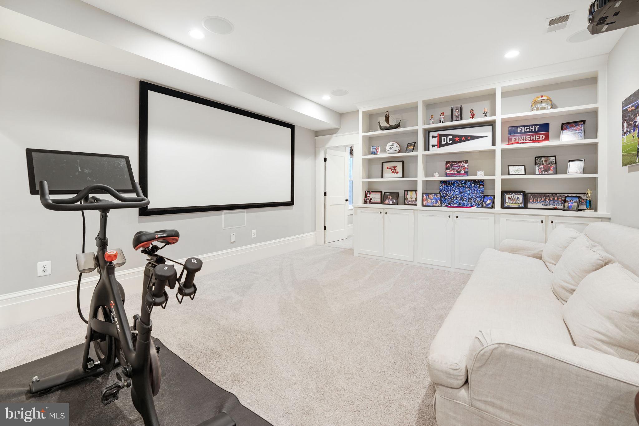 LEE HEIGHTS - Residential