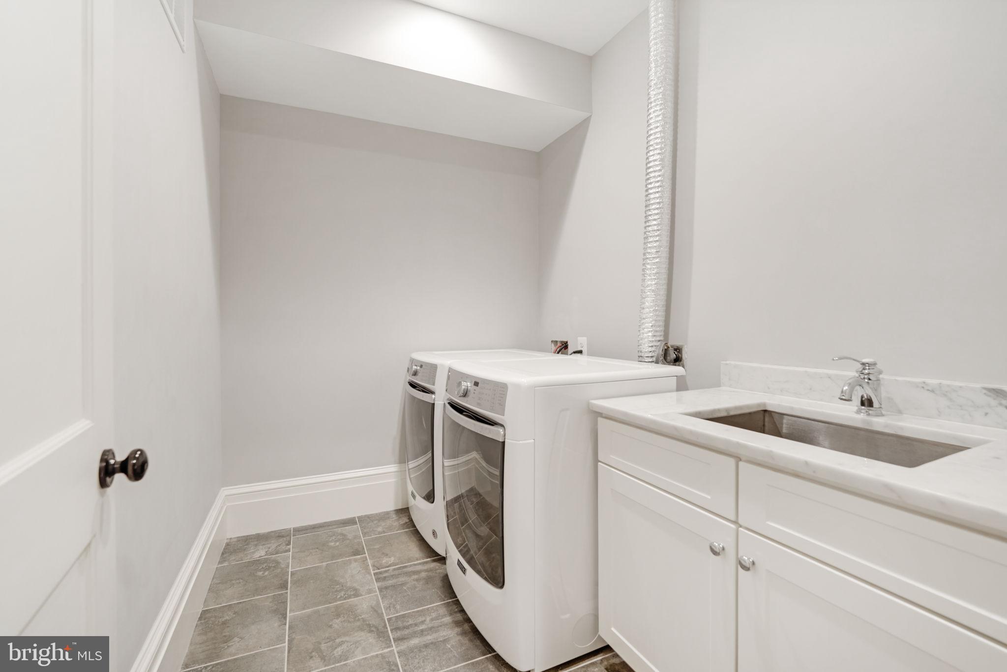 LEE HEIGHTS - Residential