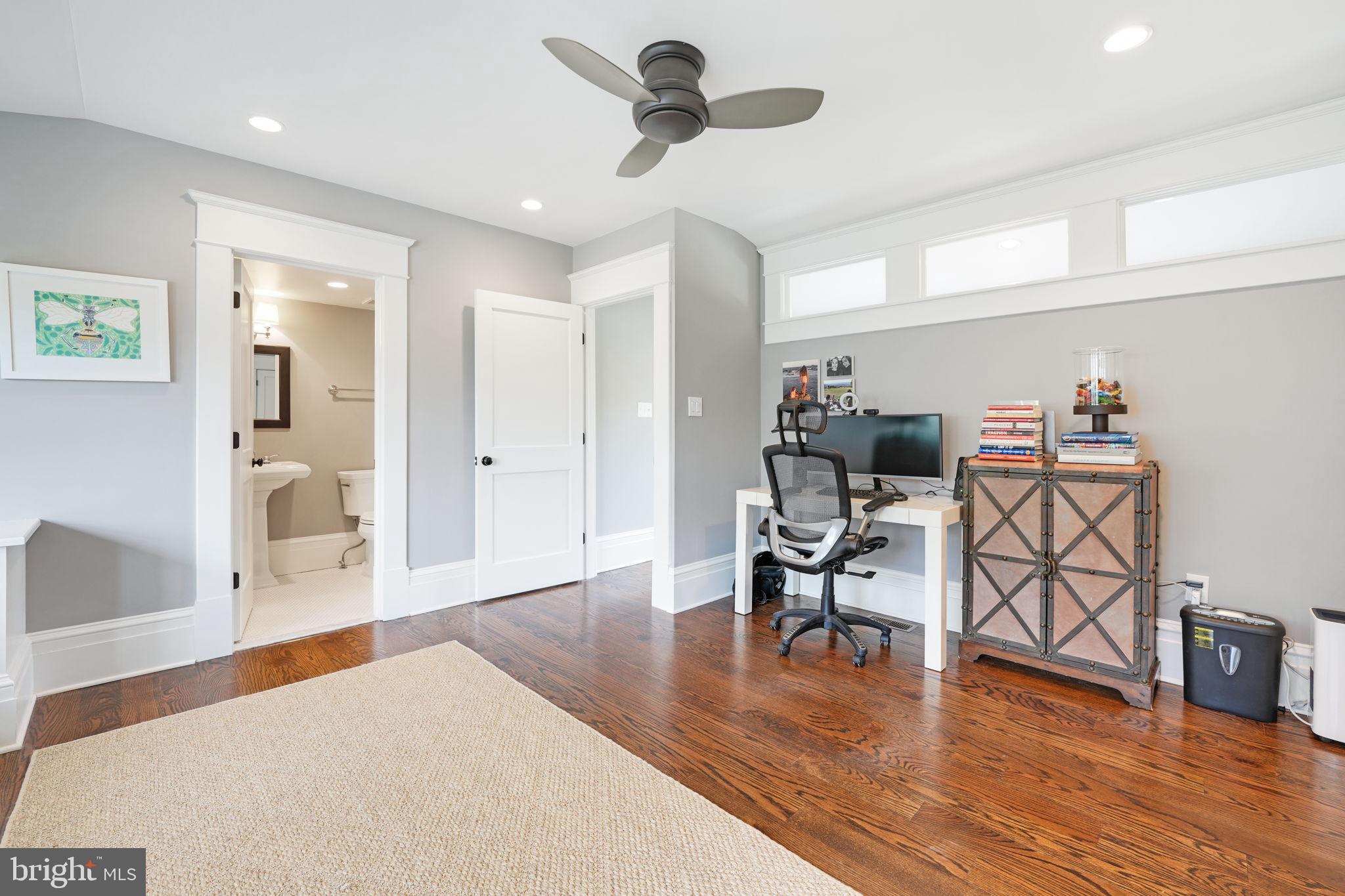 LEE HEIGHTS - Residential