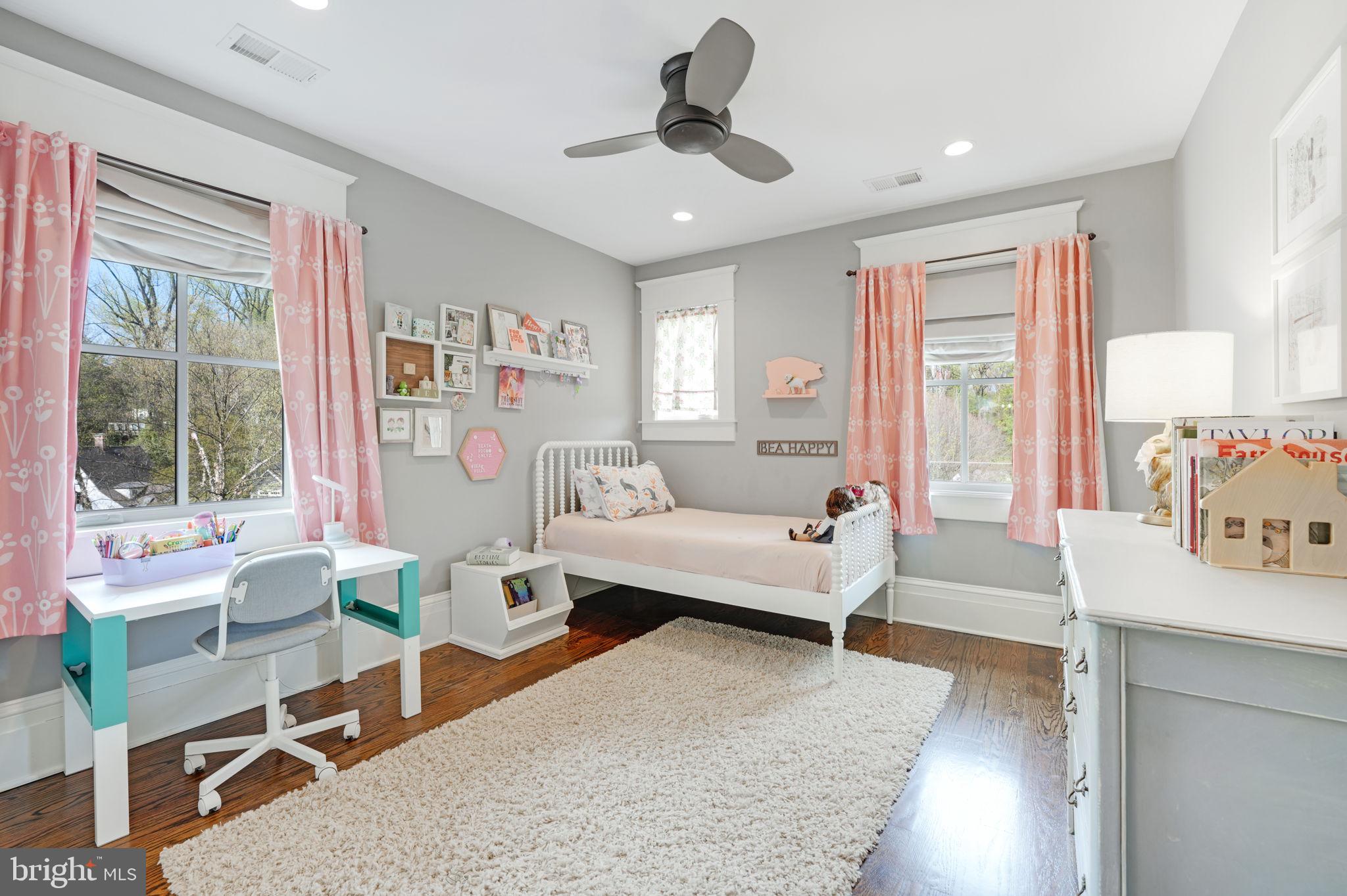 LEE HEIGHTS - Residential