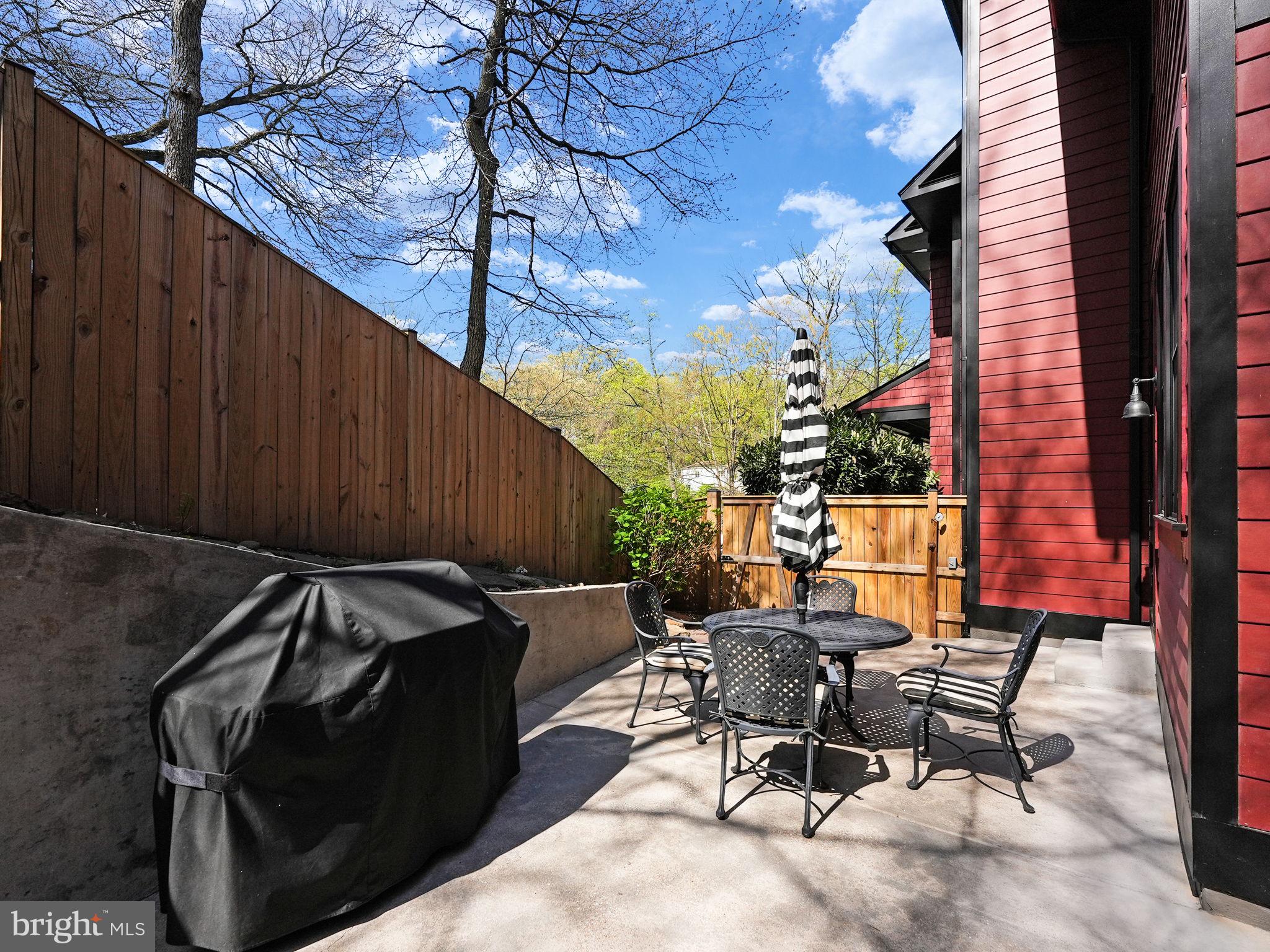 LEE HEIGHTS - Residential