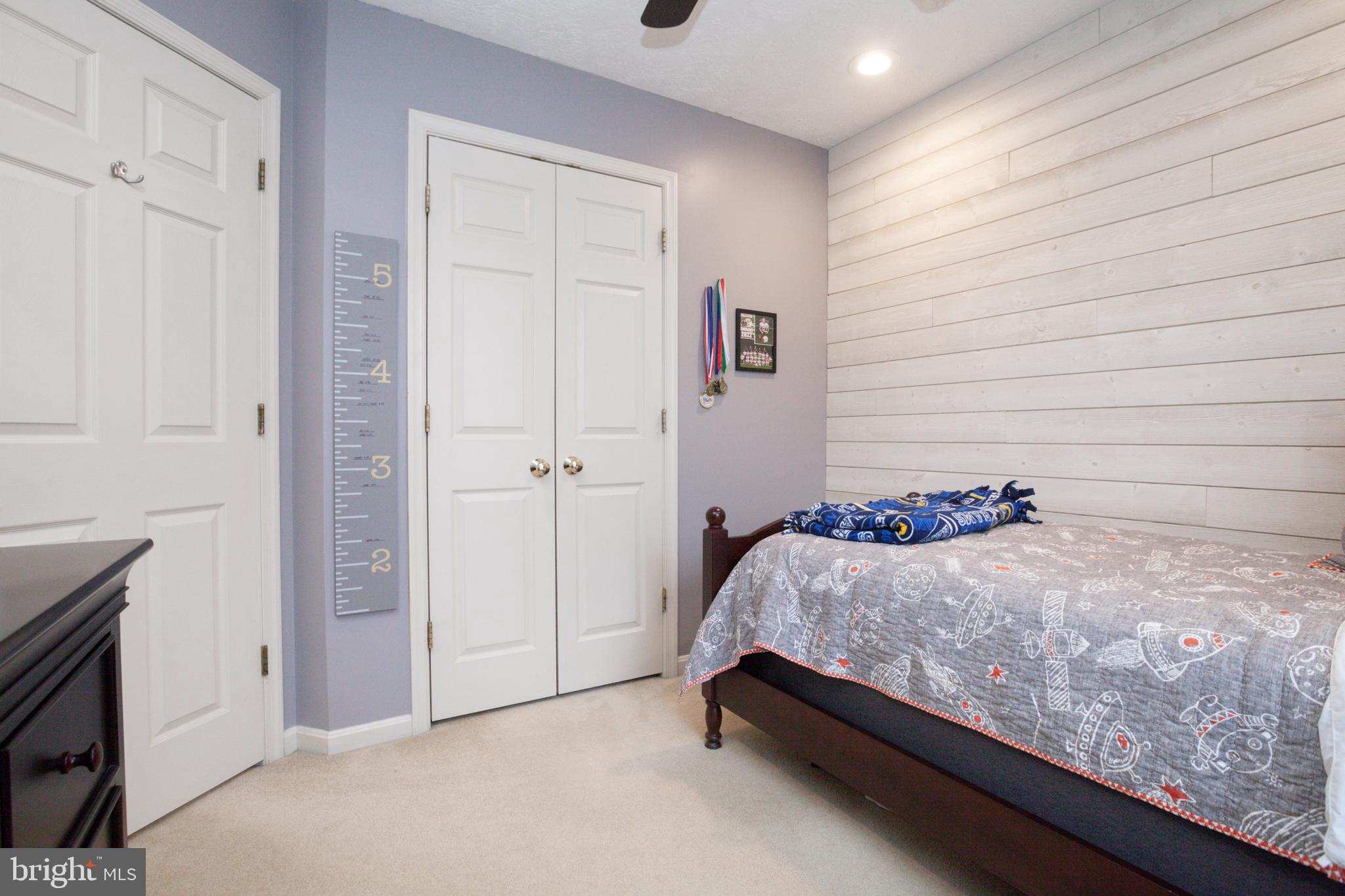 CONSTANT FRIENDSHIP - Residential