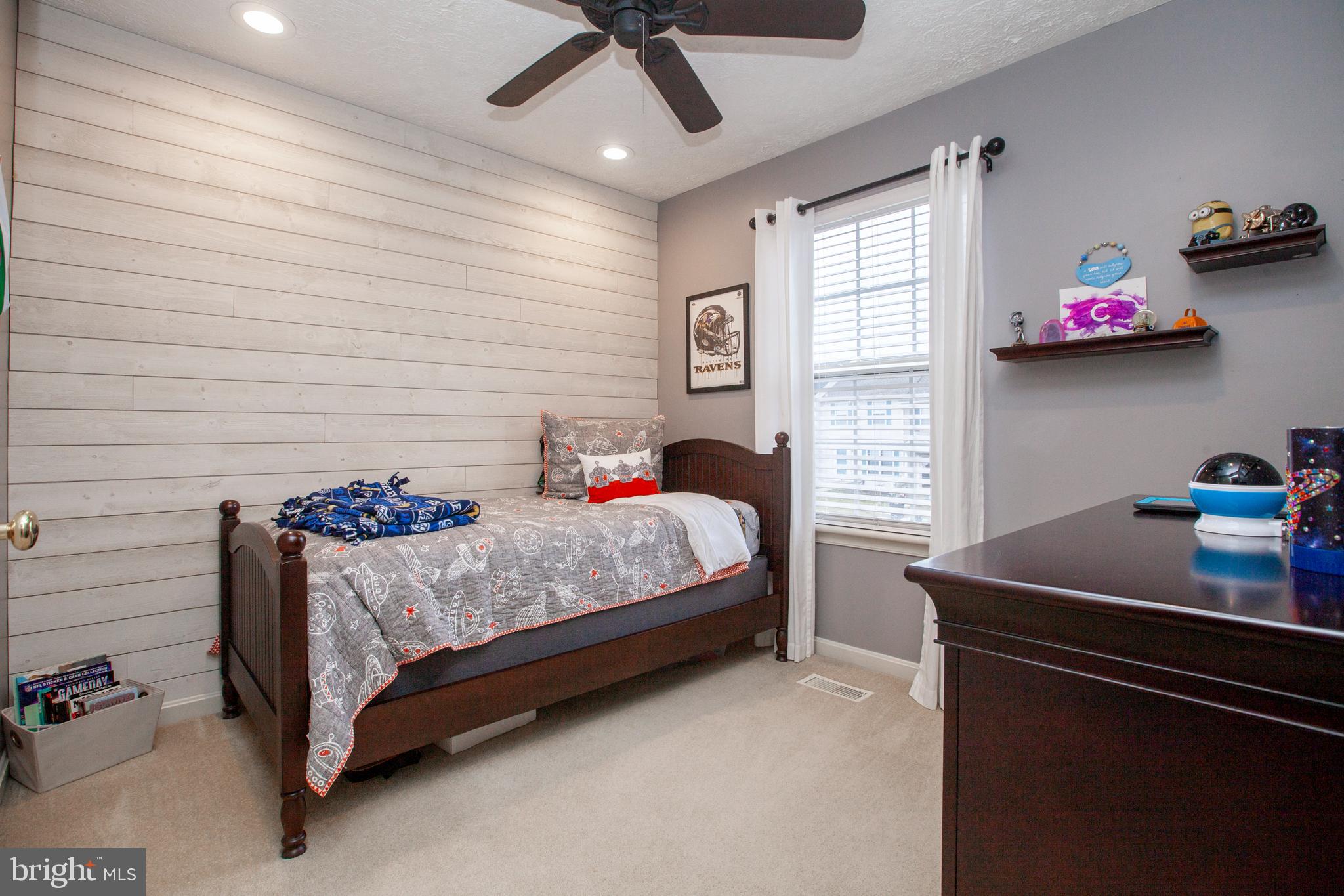 CONSTANT FRIENDSHIP - Residential