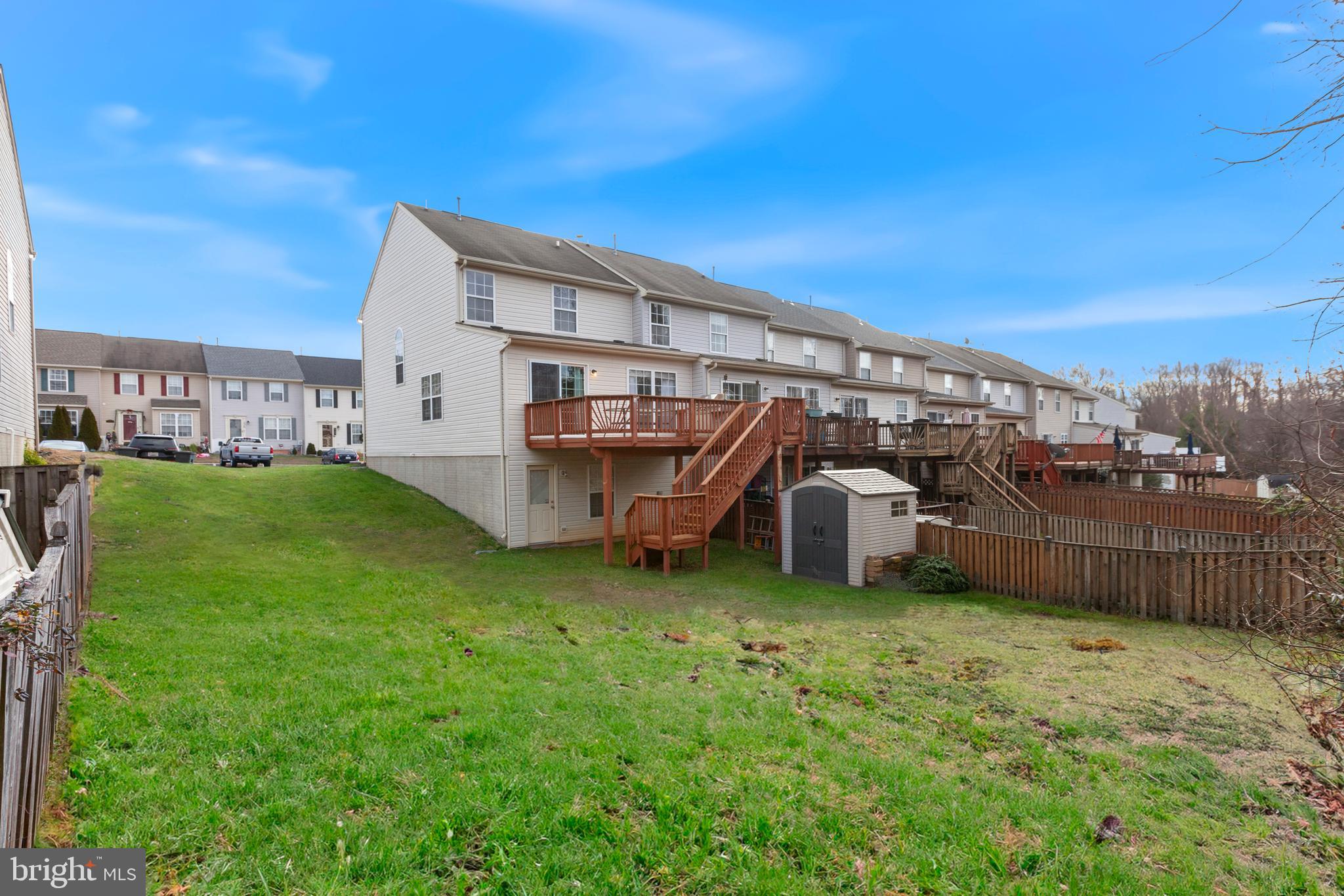 CONSTANT FRIENDSHIP - Residential