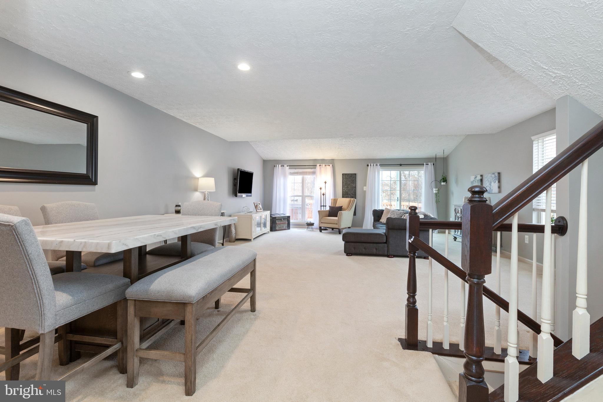 CONSTANT FRIENDSHIP - Residential