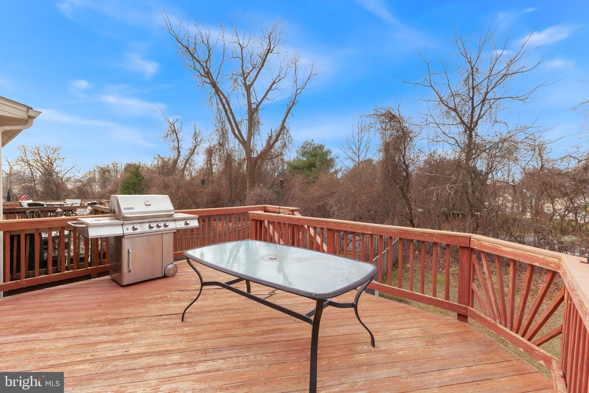 CONSTANT FRIENDSHIP - Residential