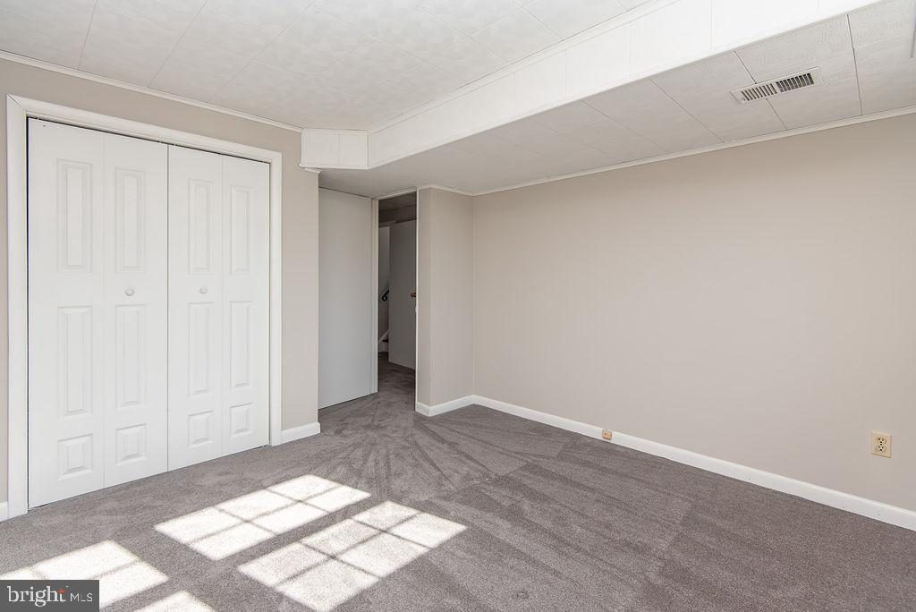 FOUR SEASONS - Residential