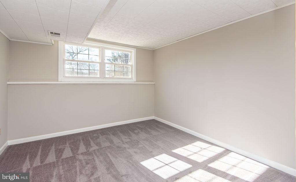 FOUR SEASONS - Residential