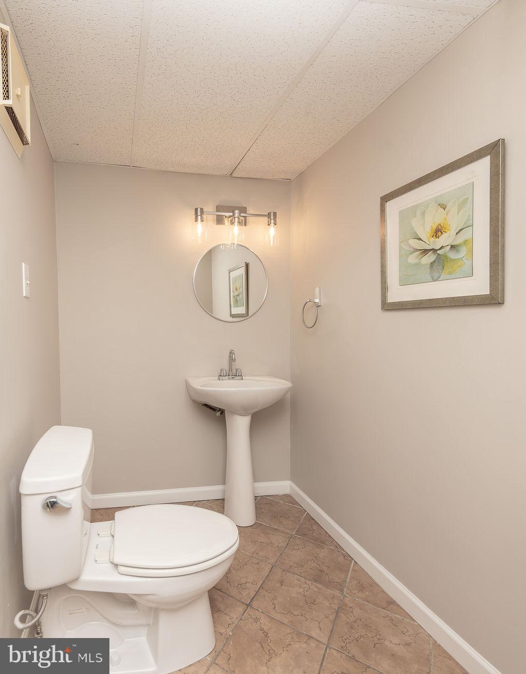 FOUR SEASONS - Residential