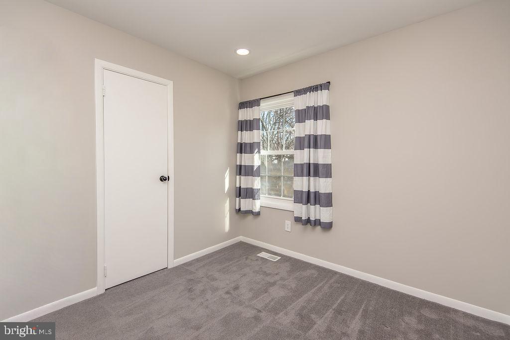 FOUR SEASONS - Residential