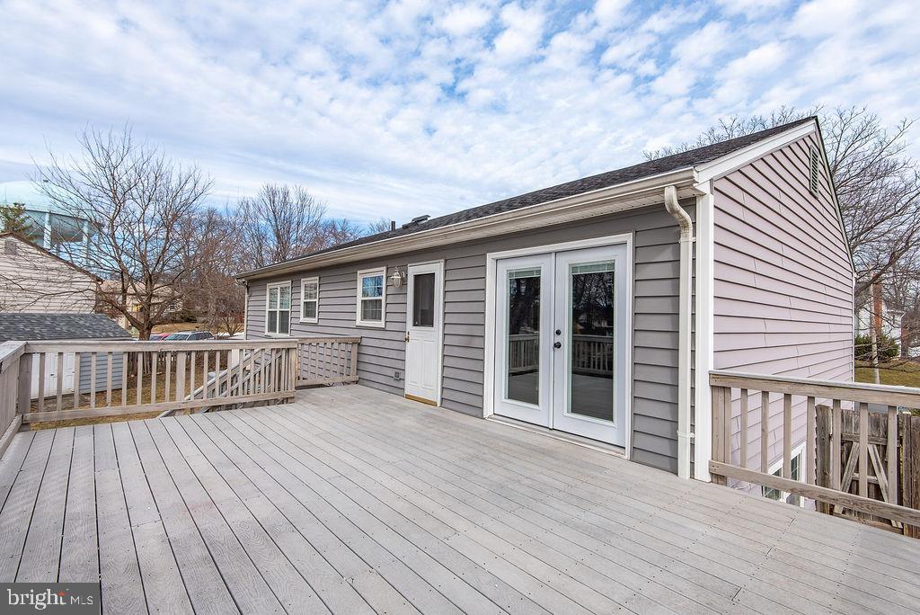 FOUR SEASONS - Residential