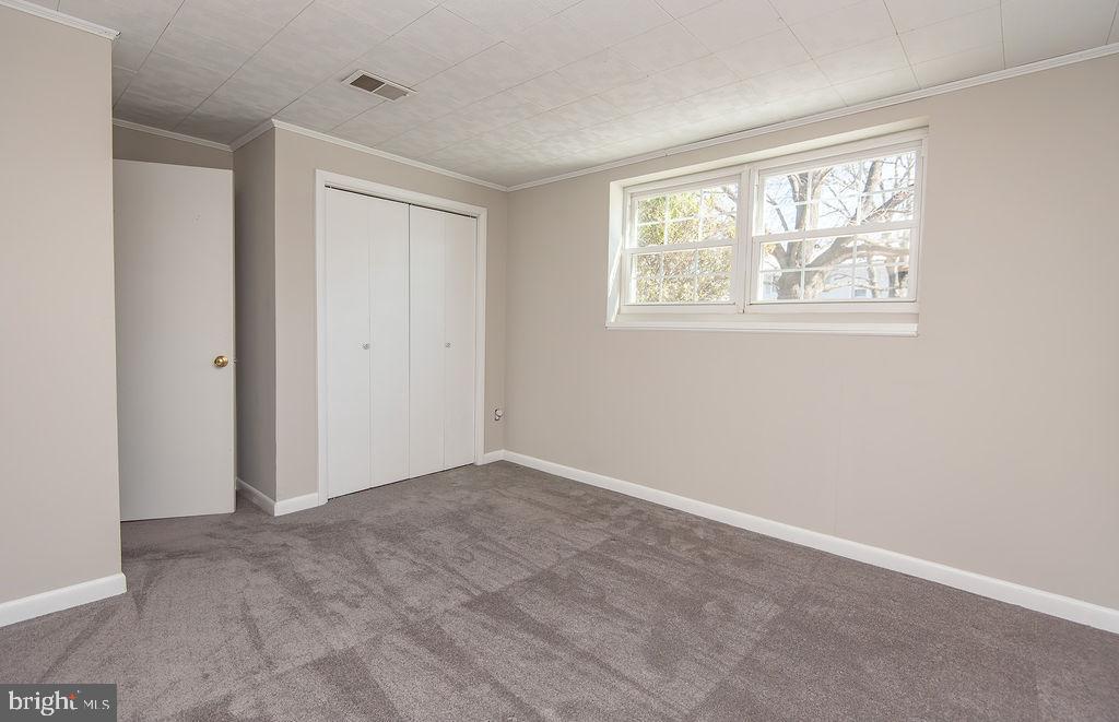 FOUR SEASONS - Residential