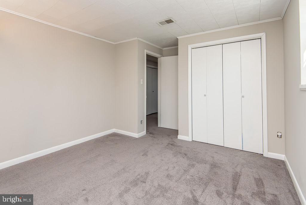 FOUR SEASONS - Residential