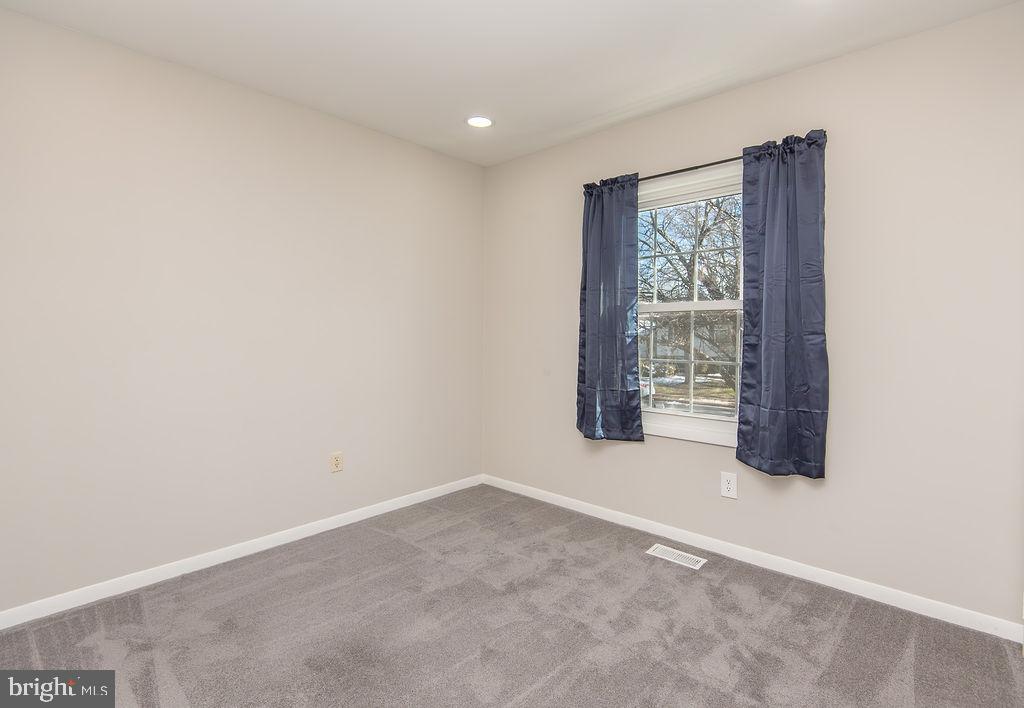 FOUR SEASONS - Residential