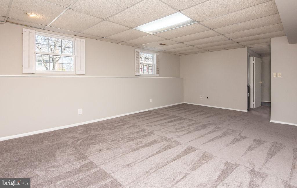 FOUR SEASONS - Residential