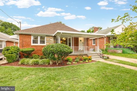 Photo of 88 Sheridan Street NE, WASHINGTON, DC 20011 (MLS # DCDC2226110) Photo of 88 Sheridan Street NE, WASHINGTON, DC 20011 (MLS # DCDC2226110)