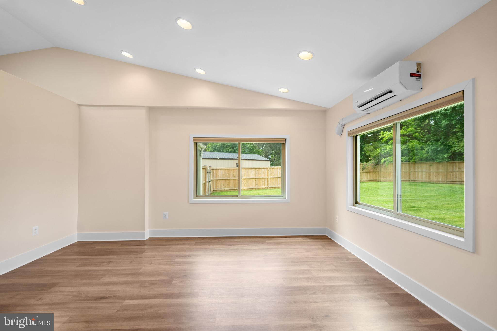 FOXLEE - Residential