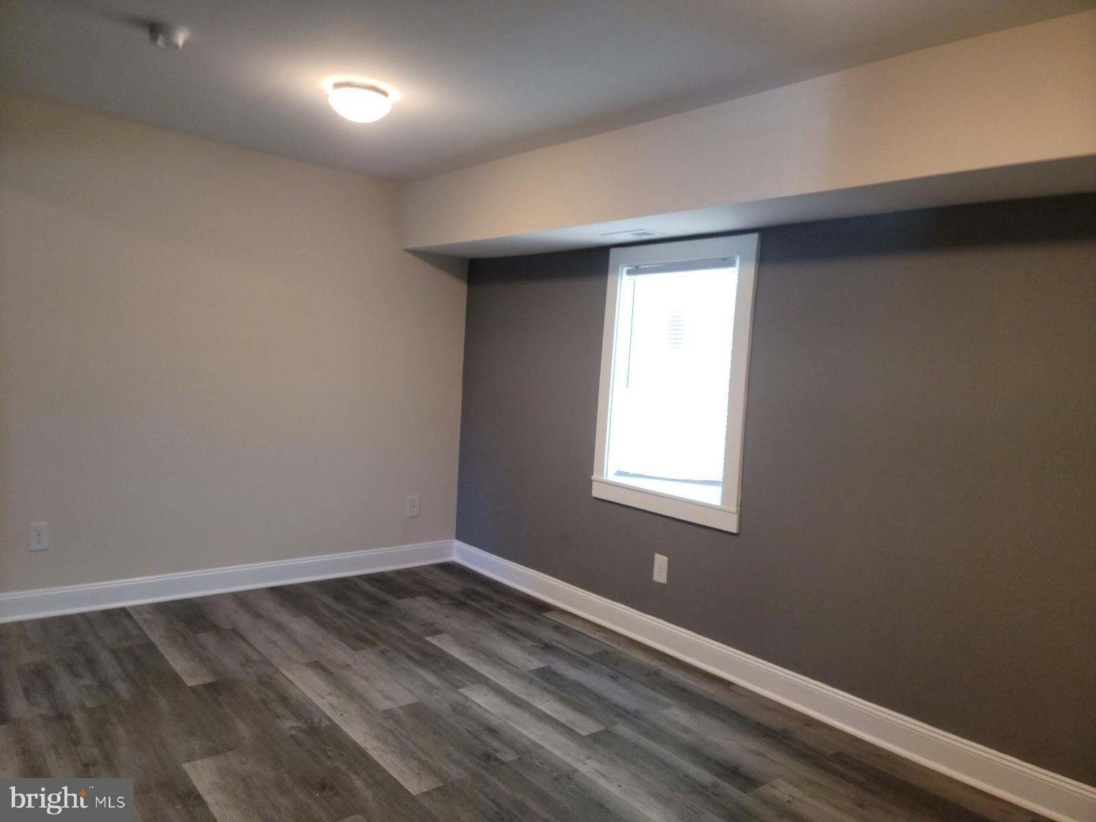 PINE STREET - Residential