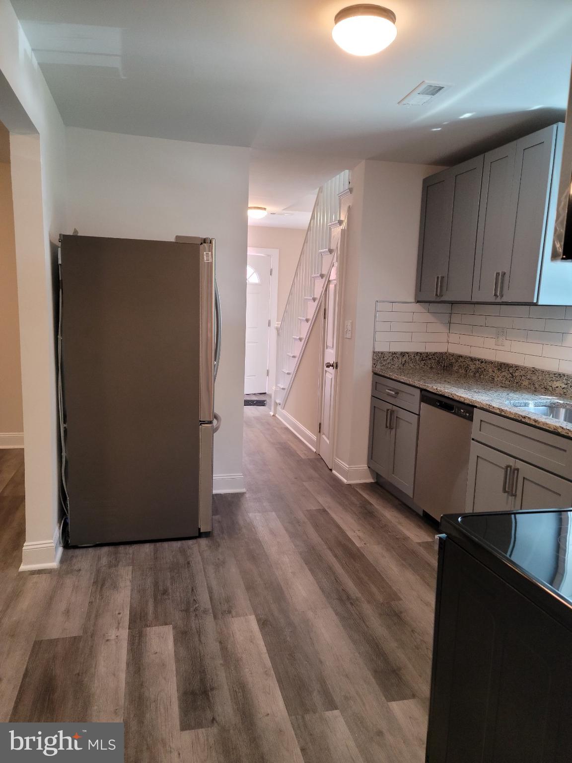 PINE STREET - Residential