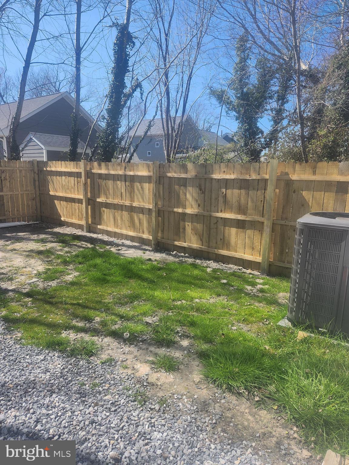 PINE STREET - Residential