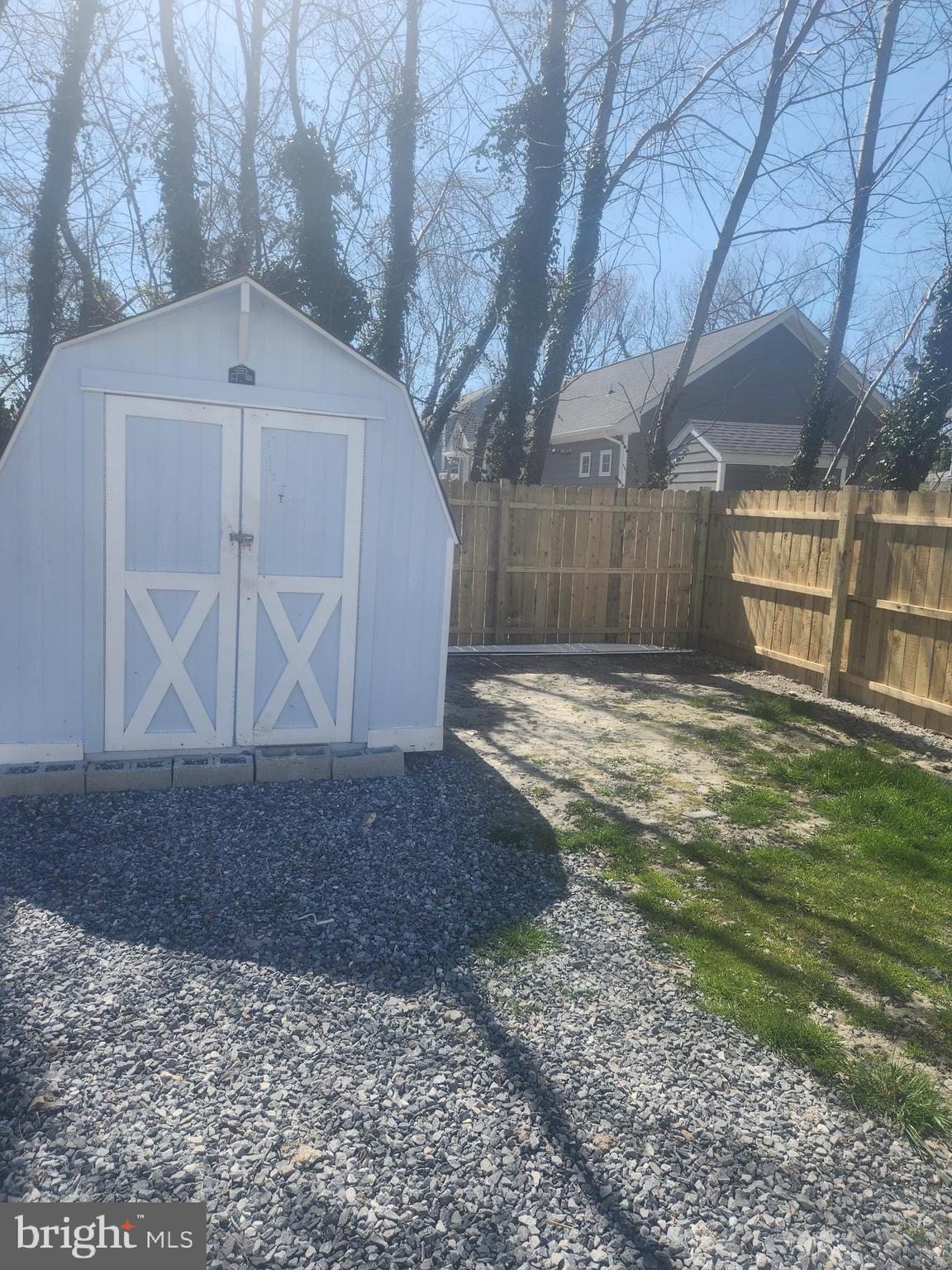 PINE STREET - Residential