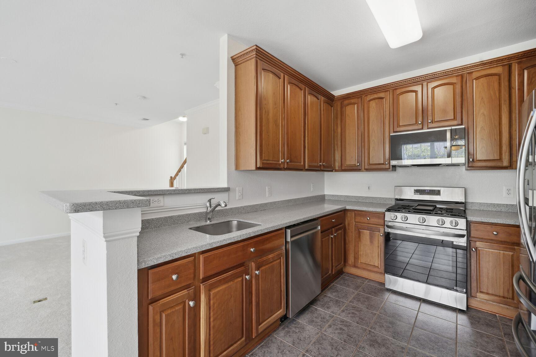 FOX MILL STATION - Residential