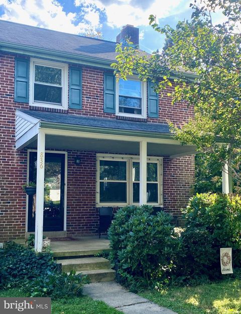 836 HELEN AVENUE LANCASTER PA 17601