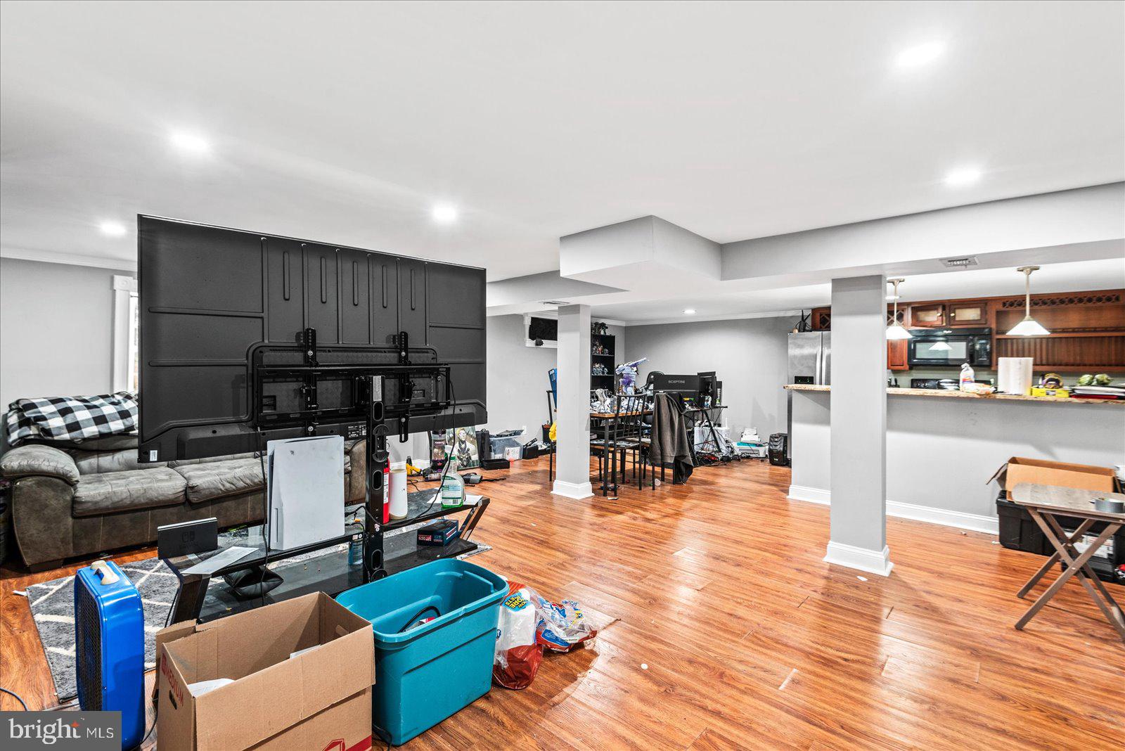 PLEASANT VILLAGE - Residential